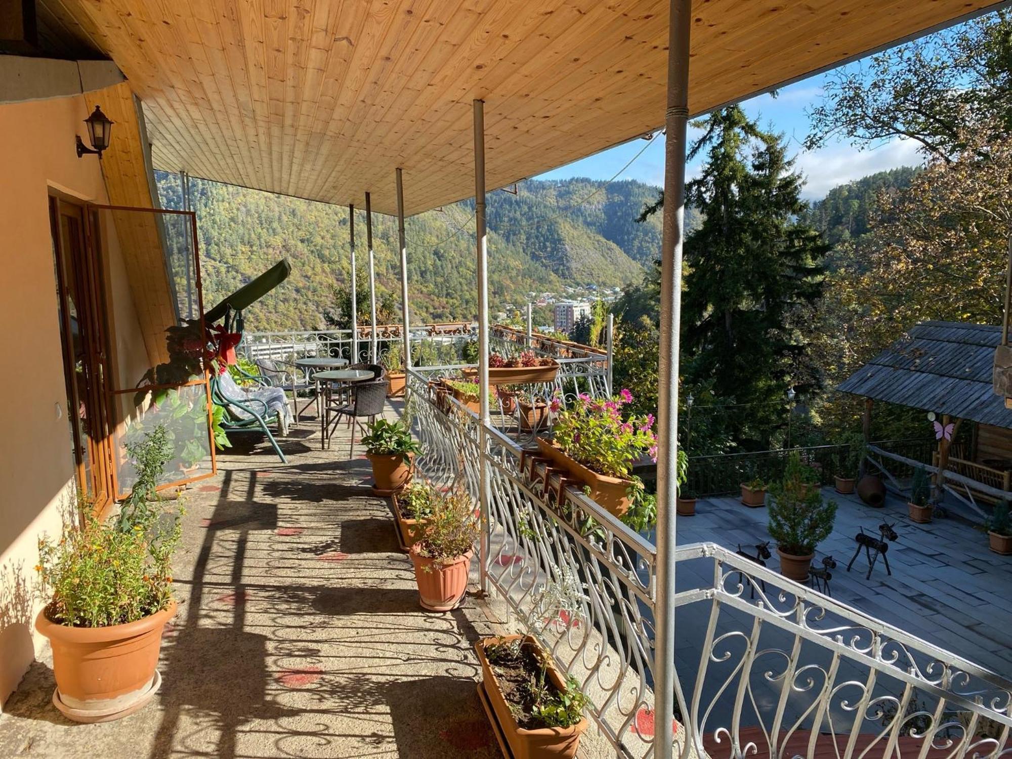 Anano's Guesthouse Borjomi Eksteriør billede