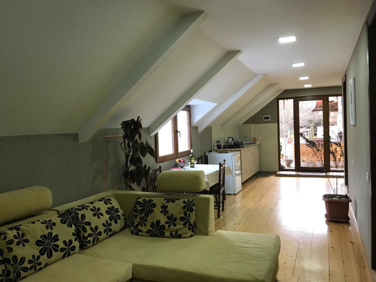 Anano's Guesthouse Borjomi Eksteriør billede